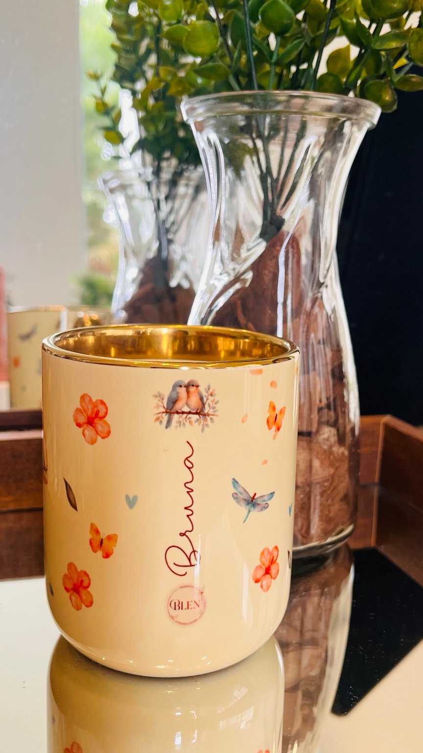 Caneca personalizada com borda dourada