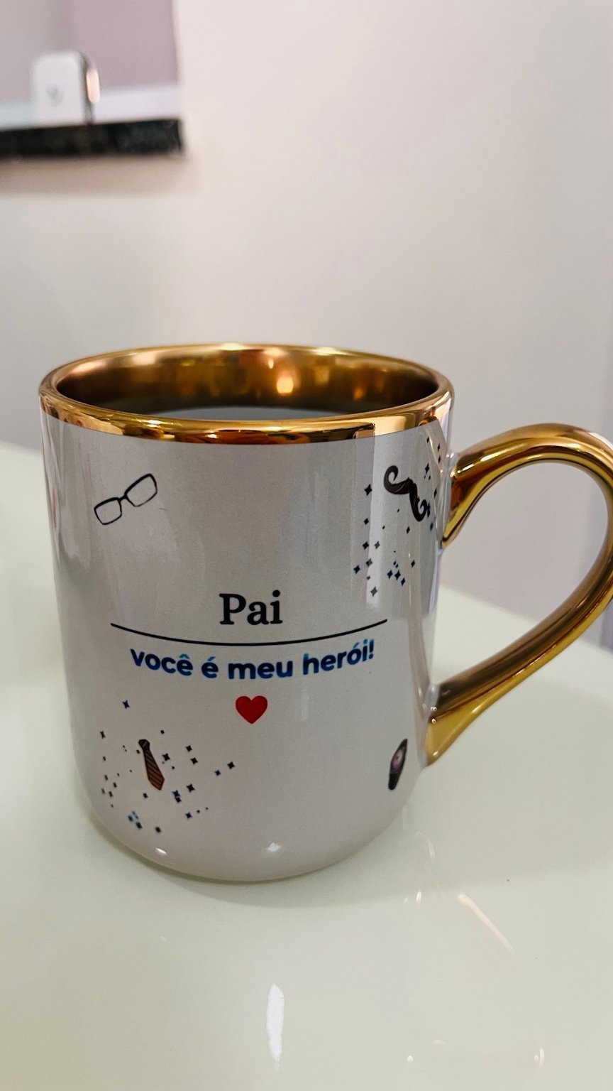 Caneca personalizada com a mensagem Pai você é meu herói