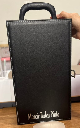 Porta-vinho em couro